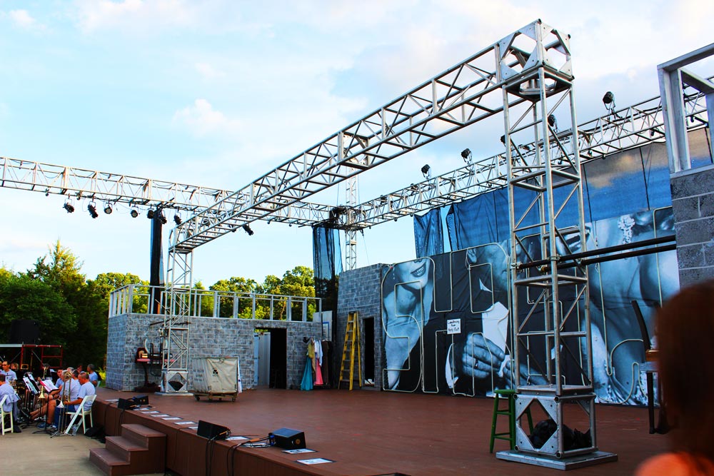 Community Theatre musical performances near Kansas City at Ironwoods Ampitheater in Leawood Kansas